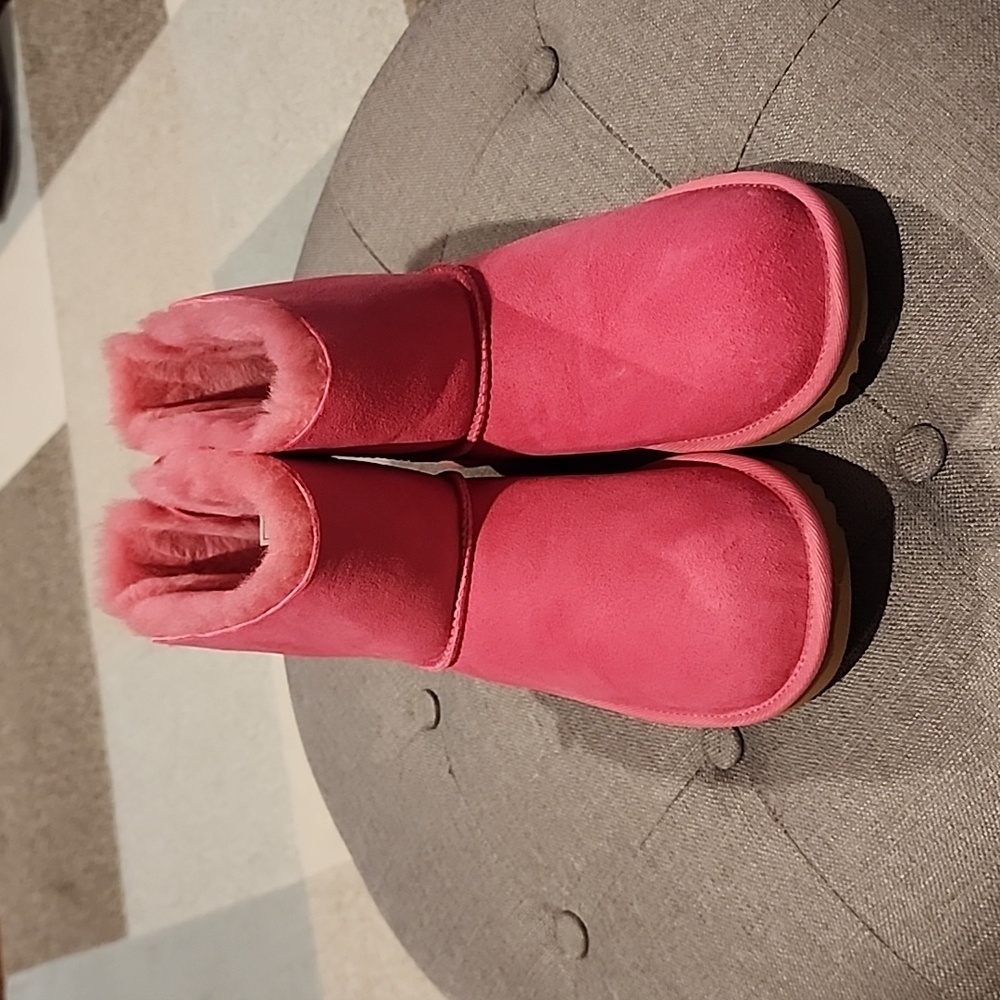 BNIB Pink Kids size 6 or Women's 7.5 Mini Bailey Bow II